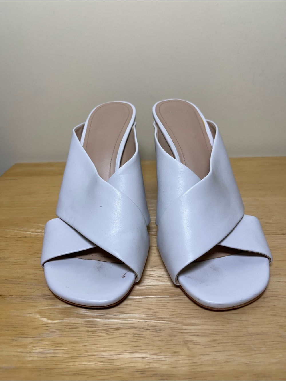 Pour La Victoire PVL Harley White Leather Crisscross Mule Resin Heels Size 8 - Picture 5 of 7